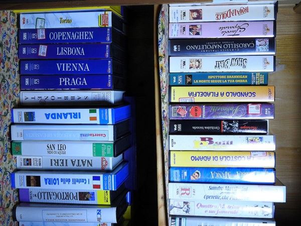 Grande lotto di videocassette
