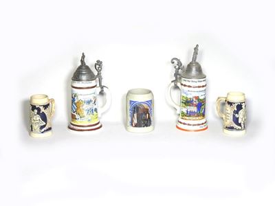 Raccolta di Cinque Boccali da Birra in Ceramica