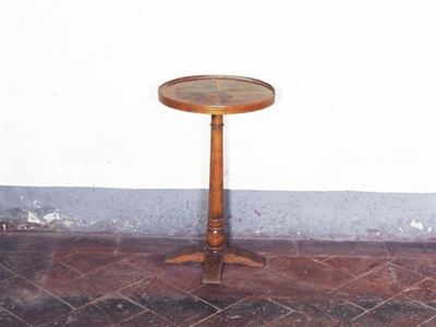 Tavolino Rotondo da Fumo in Noce