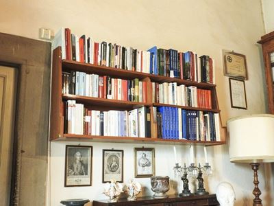 Libreria Pensile in Satinwood