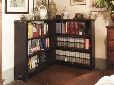 Libreria Bassa Angolare in Legno Tenero