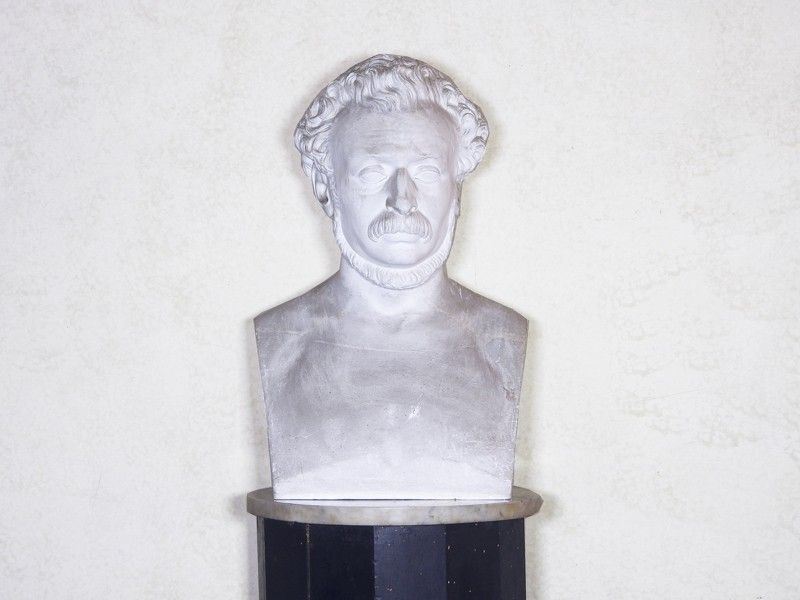 Busto Maschile in Gesso