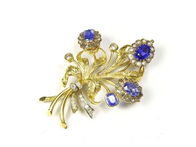 Spilla in Oro Giallo 18 Kt di Gusto Floreale