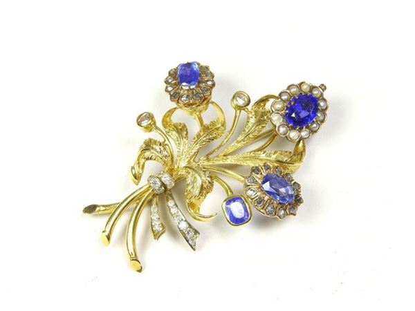 Gold Brooch with Micro Pearls and Diamonds