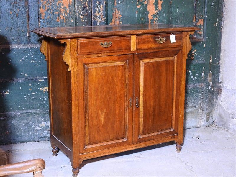 Piccola Credenza in Legno Tenero