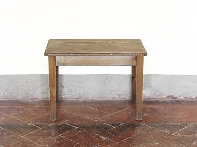 Tavolino Basso in Legno Tenero