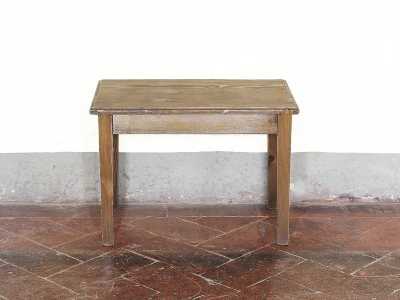 Tavolino Basso in Legno Tenero