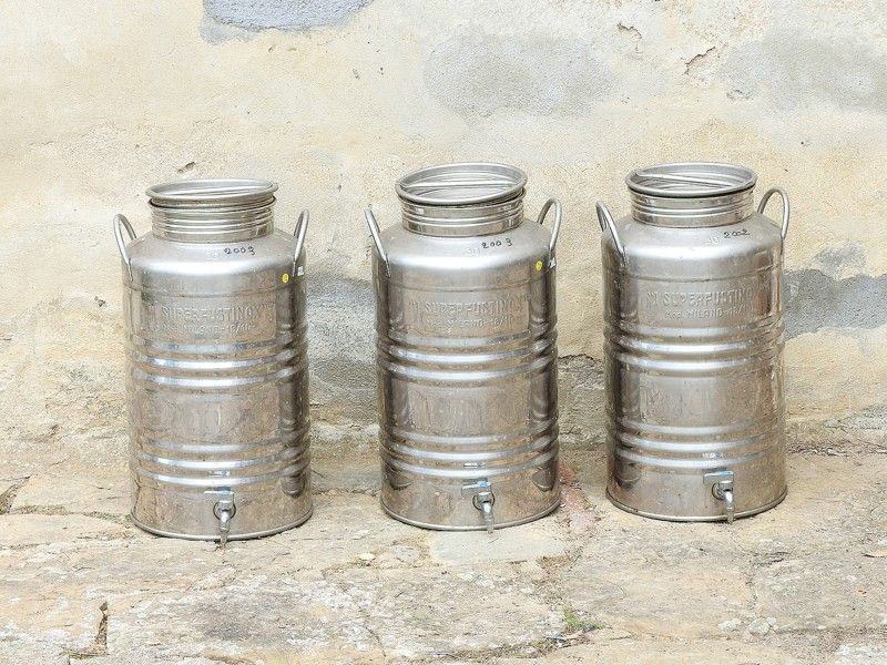 Tre Fusti da Vino in Acciaio Inossidabile