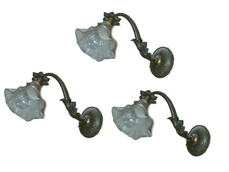Serie di Tre Appliques in Metallo