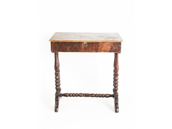 Walnut Veneered Writing Table, mid 19th Century