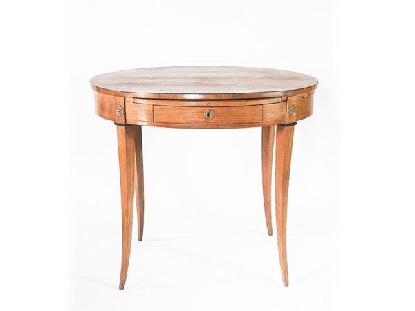 Walnut Veneered Oval Table, early 19th Century