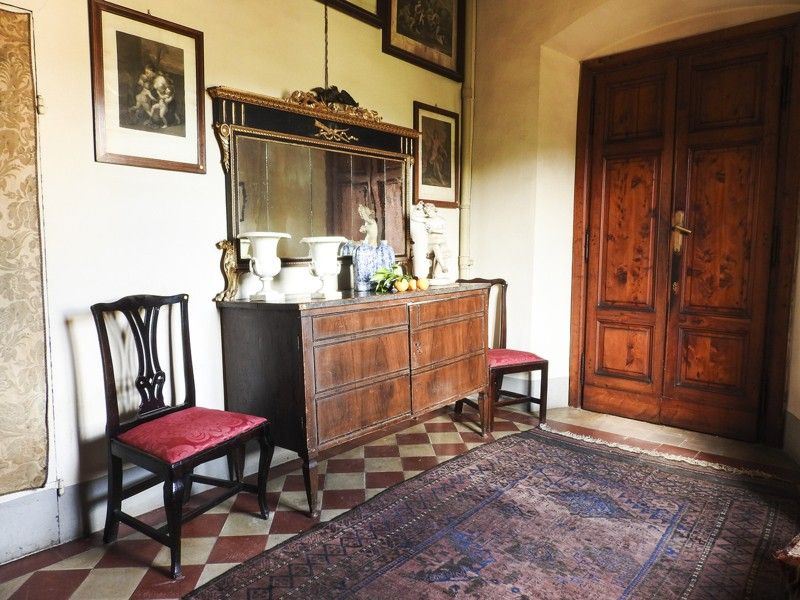 Credenza in Legno Laccato Ad Imitazione della Radica