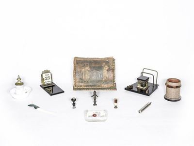 Lotto di Oggetti da Scrivania D'epoca