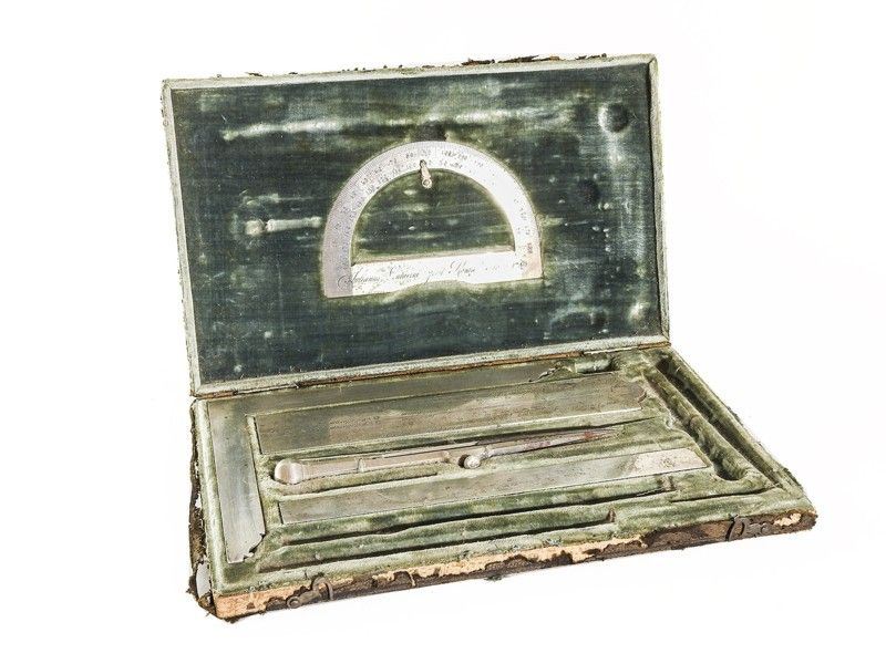 Set di Strumenti Scientifici in Argento J