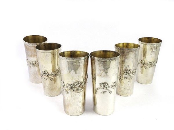 Serie di sei bicchieri in argento