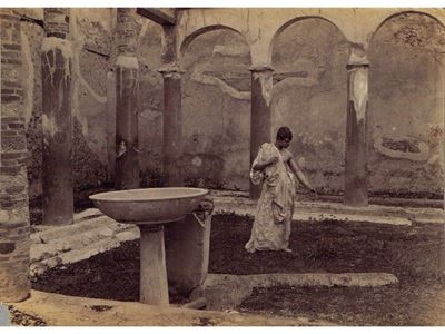 Giovane Uomo Togato a Pompei e Giovane Drappeggiato e Fontana