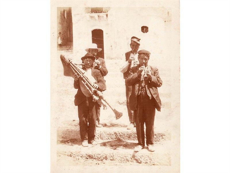 Collezione di Immagini Varie (1915-1930 Circa) ed Oggetti Appartenuti All'autore