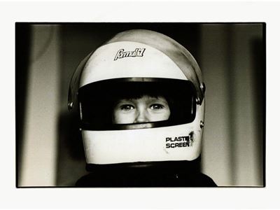 Bimbo con Casco da Formula1 1981