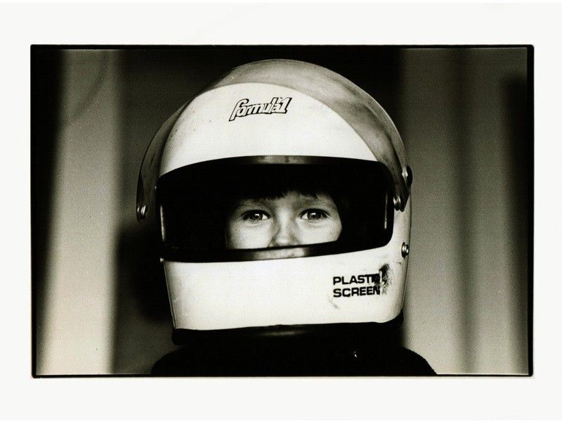 Bimbo con Casco da Formula1 1981