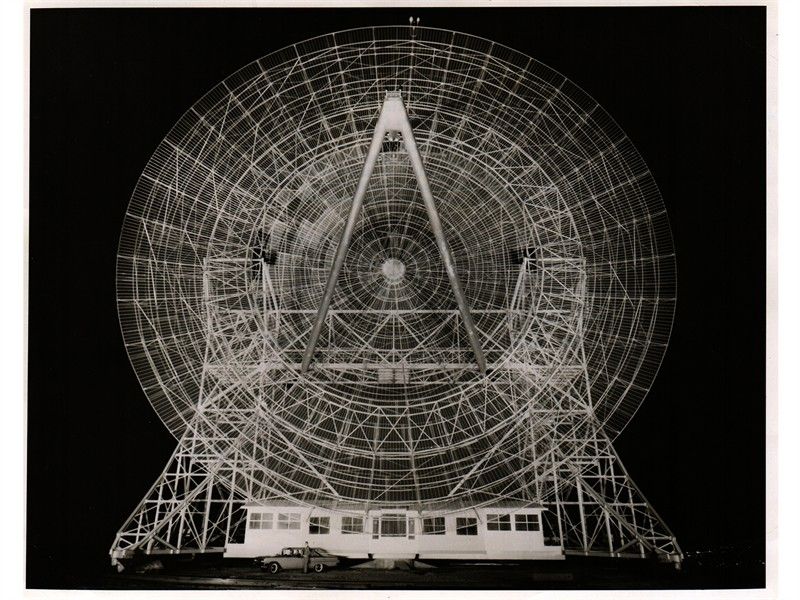 Lunar Surface Stereo Close-up e Radio Telescope Antenna 1969
