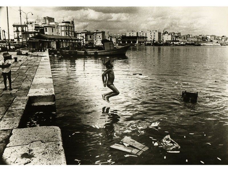 Bimbo Si Tuffa nel Mare Inquinato 1977