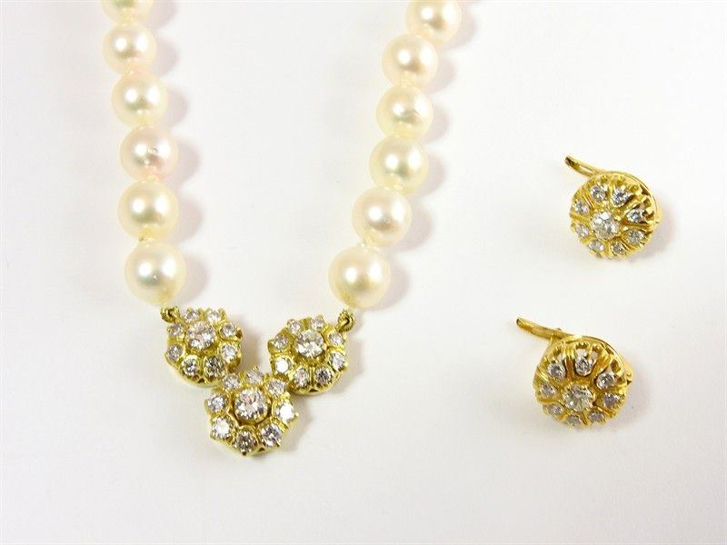 Parure di Perle Akoya, Oro Giallo e Diamanti