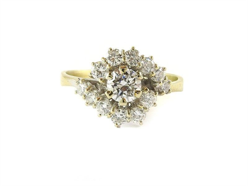 Anello in Oro Giallo e Diamanti