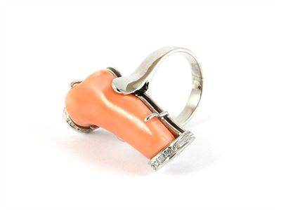 Anello in Oro Bianco, Corallo Salmone e Diamanti