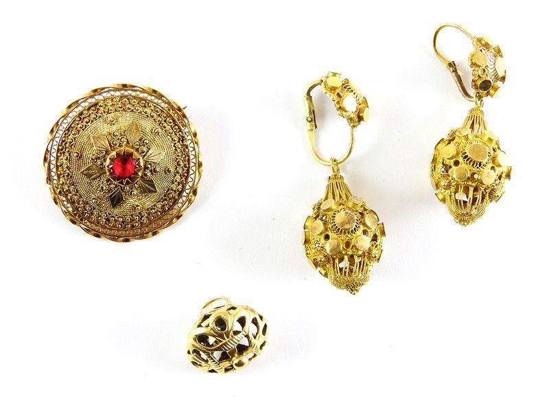 Lotto di Artigianato Sardo in Oro Giallo