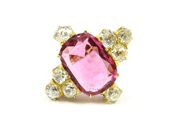Yellow gold ring with pink tourmaline and old cut diamonds