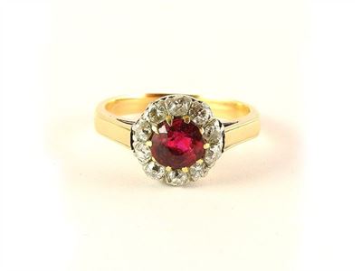 Anello in Oro Giallo, Rubino e Diamanti