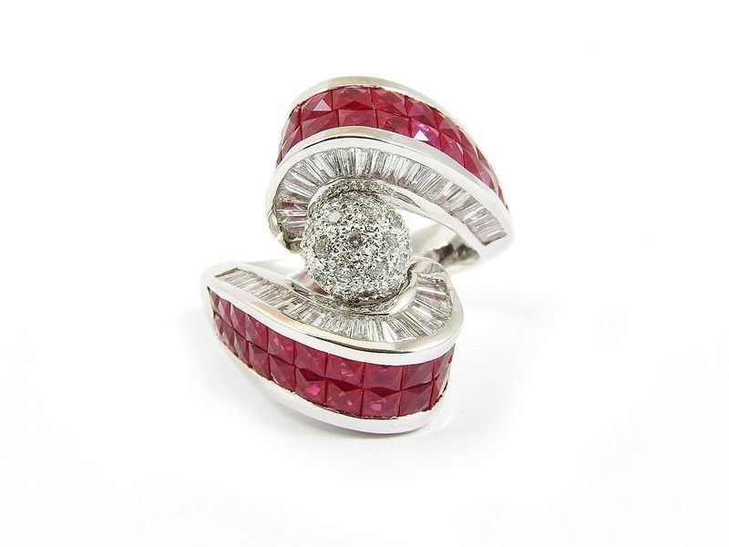 Anello in Oro Bianco, Diamanti e Rubini