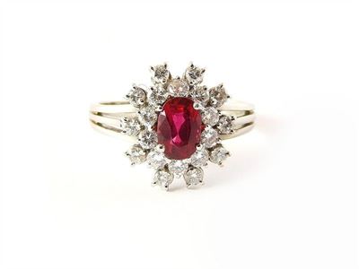 Anello a Margherita in Oro Bianco, Rubino e Diamanti