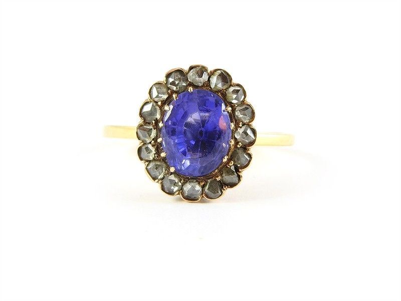 Anello in Oro Giallo, Zaffiro Non Scaldato e Rose di Diamante