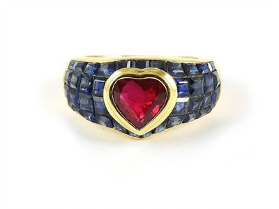 Anello a Fascia in Oro Giallo, Rubino e Zaffiri