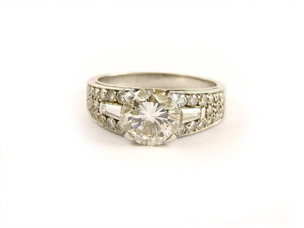 White gold and diamonds solitaire ring