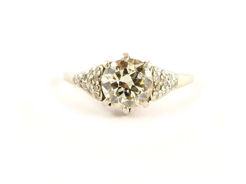 Anello Solitario in Platino e Diamante