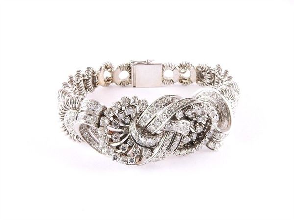 Platinum volute motiv bracelet with old cut diamonds