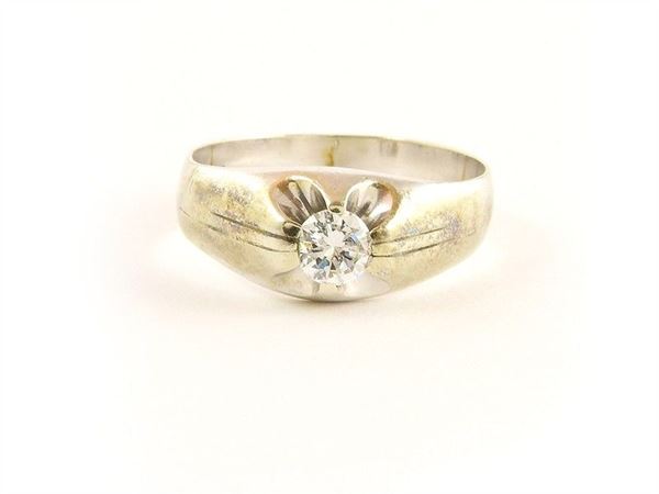 White gold and diamond solitaire ring