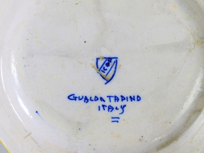 Coppia di Piattini in Terracotta Smaltata a Lustro
