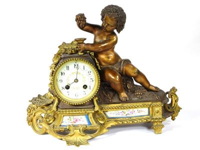 Orologio a Pendolo da Camino in Metallo Dorato