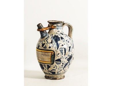 Versatoio in Maiolica