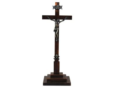 Cristo in Argento su Croce in Legno