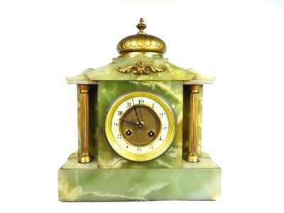 Orologio da Tavolo a Tempietto in Onice
