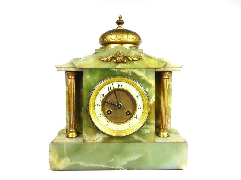 Orologio da Tavolo a Tempietto in Onice