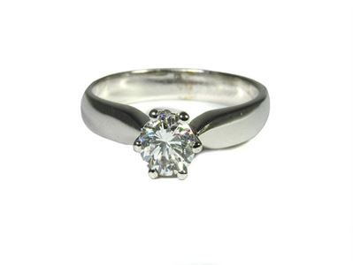 Anello Solitario in Oro Bianco e Diamante