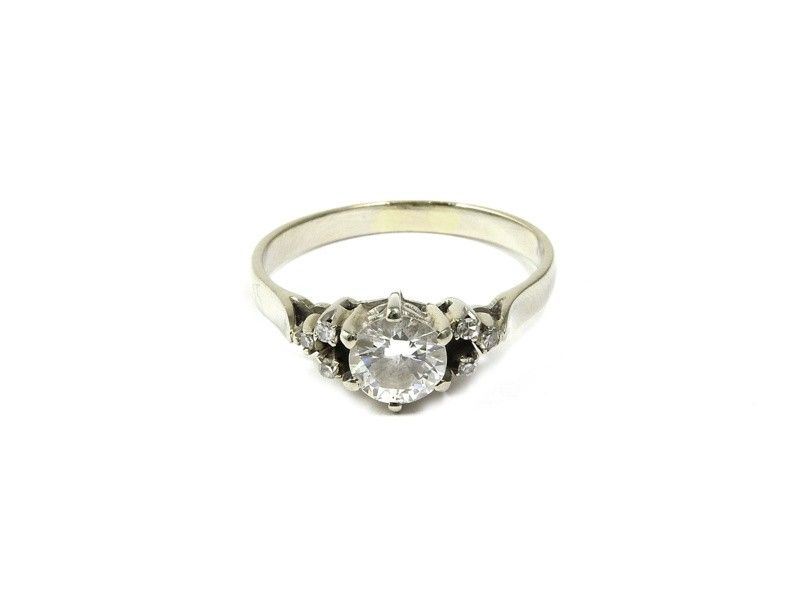 Anello in Oro Bianco e Diamanti