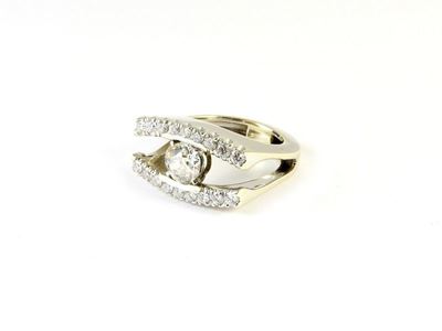 Anello Solitario in Oro Bianco e Diamante