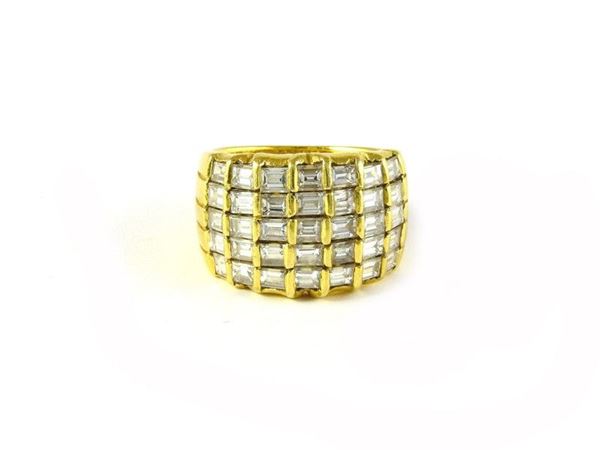 Yellow gold and diamonds band ring