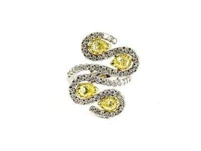 Anello Animalier in Oro Bianco, Diamanti Incolori e Gialli